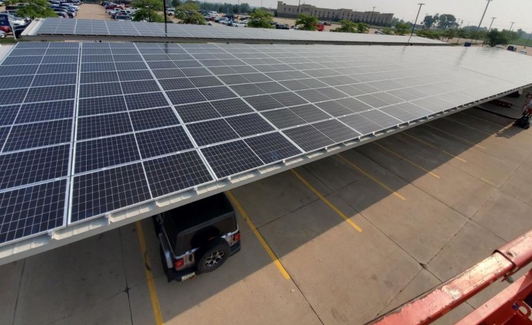 1.83 MW Quad City Airport Installation in Moline, Illinois